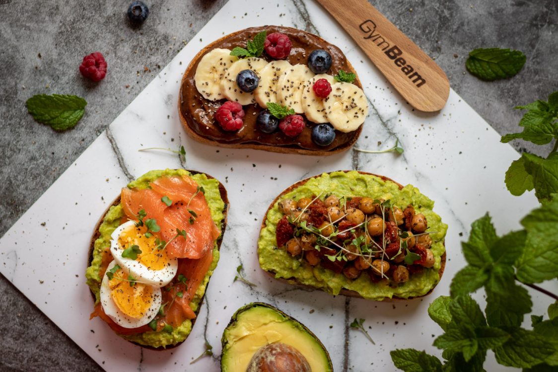 Fitness recept: Avocado toast, 3 varianten