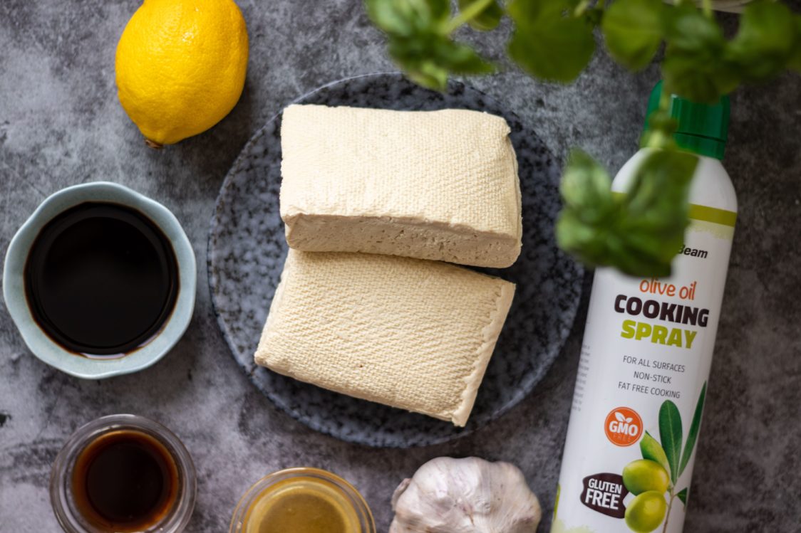 Ingrediënten voor knapperige tofu steaks