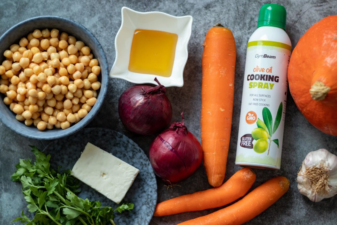 Ingrediënten voor gebakken groenten met feta kaas