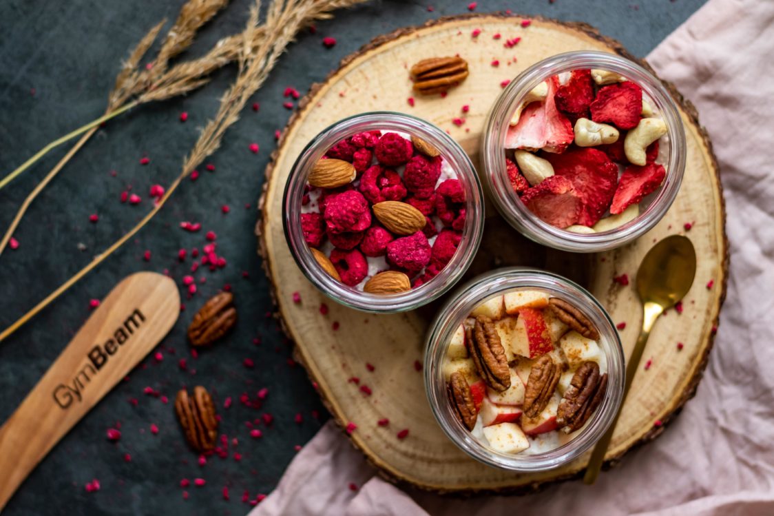 Fitness recept: Gefermenteerde overnight oats met noten en fruit