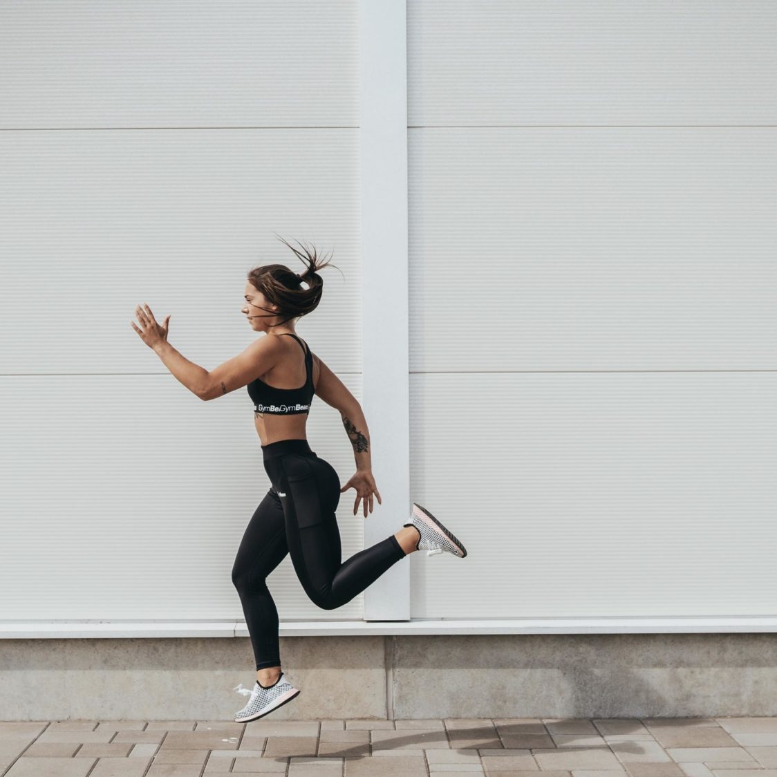 Creatine kan je helpen om intensievere trainingen langer vol te houden.