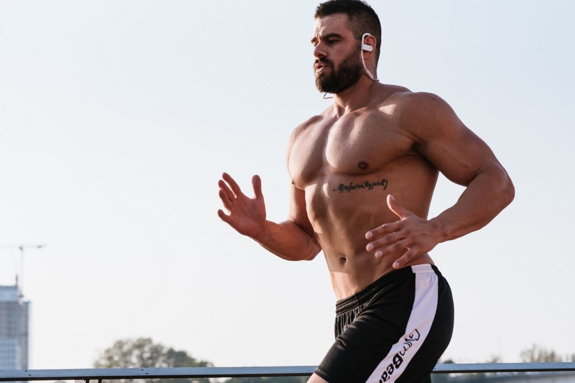 Hoeveel calorieën verbrand je tijdens het hardlopen en bij andere zomerse sporten