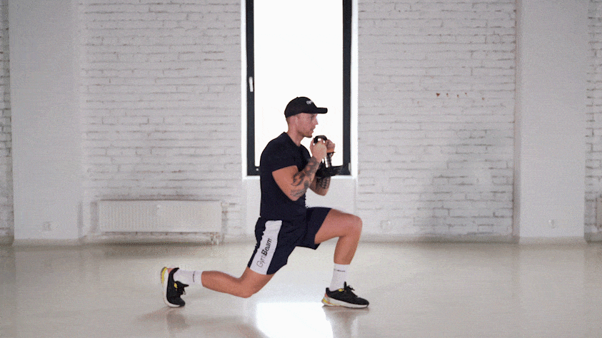 Come fare correttamente gli affondi reverse jump con il kettlebell