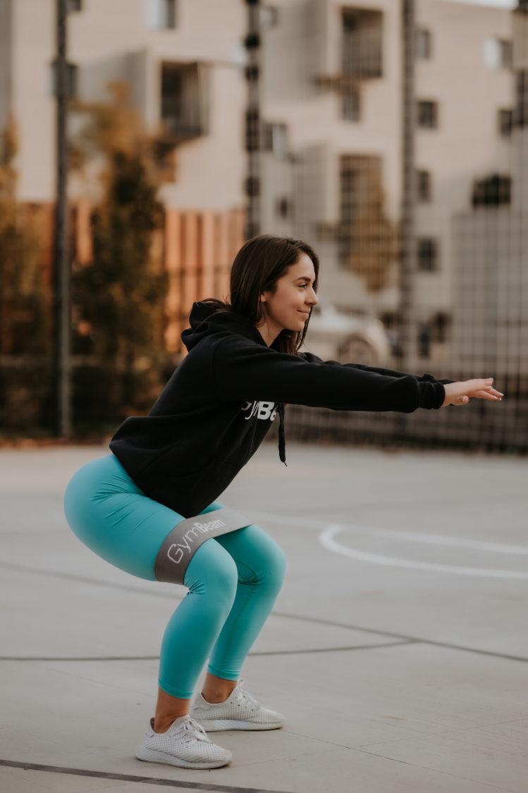 Exercises for strong butt with the resistance band