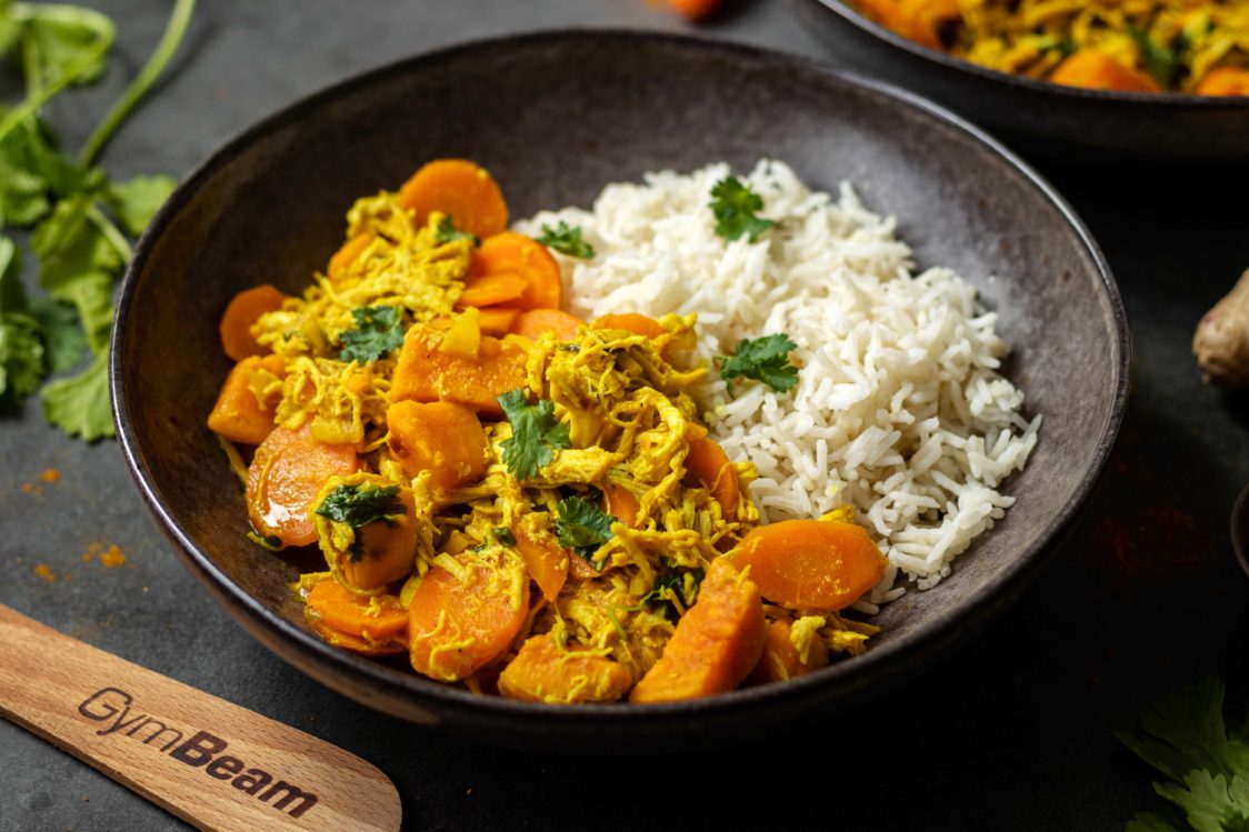 Fitness Recept: Aromatische Indiase curry met gesneden kip