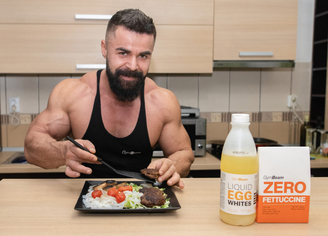 Je zou niet te veel geraffineerde koolhydraten en bewerkte voedingsmiddelen moeten eten als je probeert af te vallen.