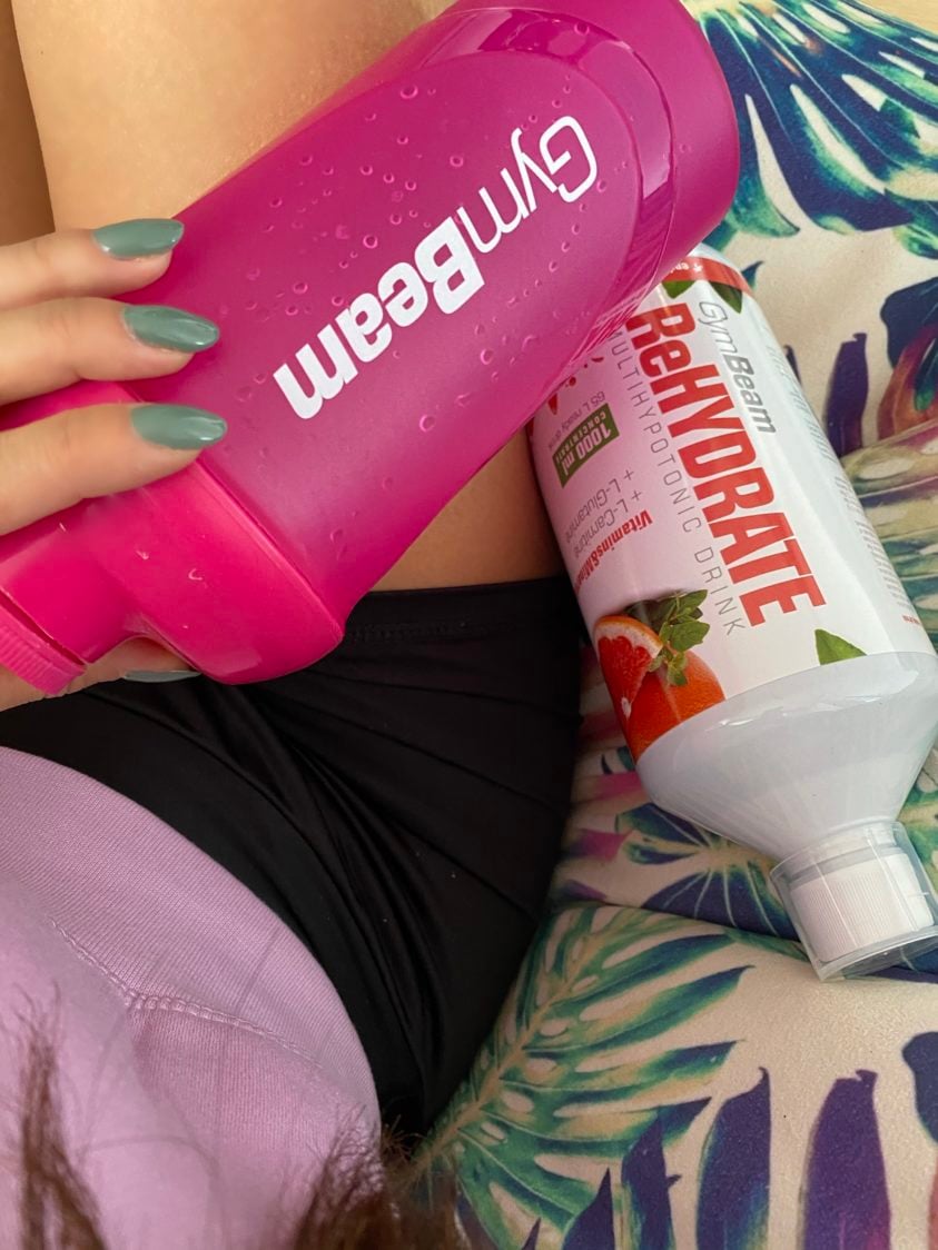 Does water intake affect the quality of the skin?