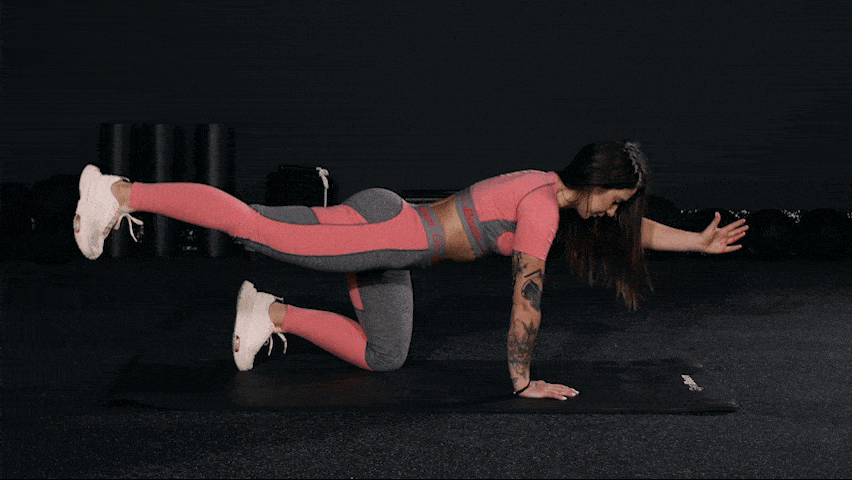 Hoe doe je de 'bird dog' om rugpijn te verlichten?