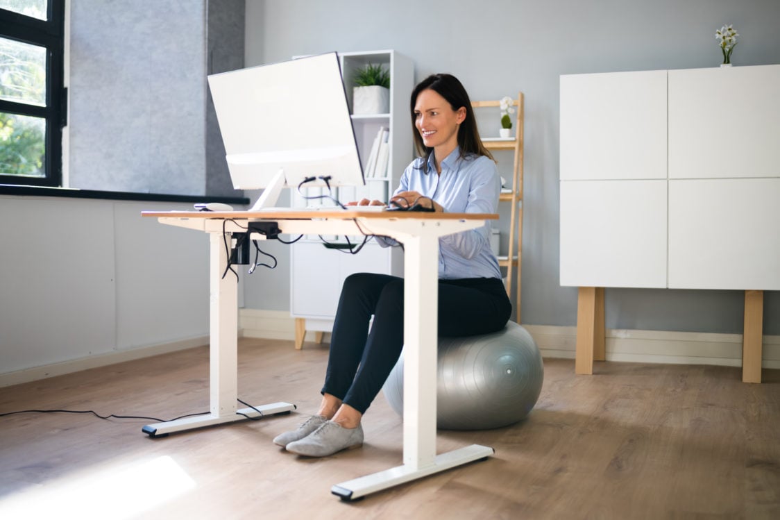 Hoe ga je correct zitten aan de computer?