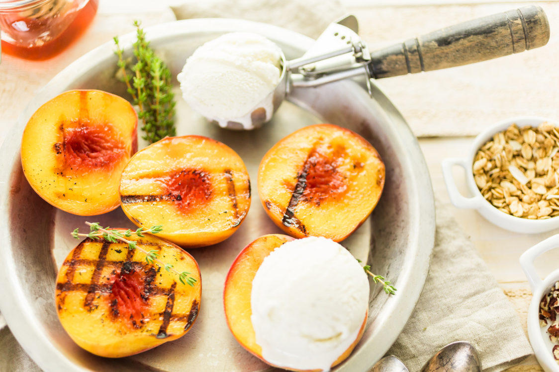 Grilled fruit as a dessert