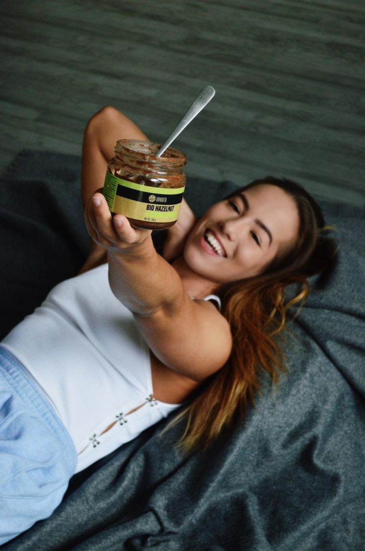 Wat bevatten smaakgevoegde notenpasta's?