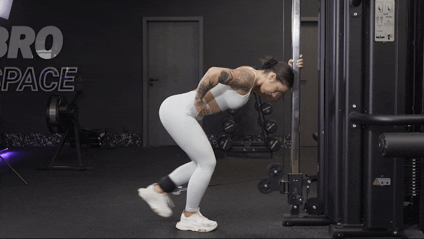 How to properly perform Cable Kickbacks