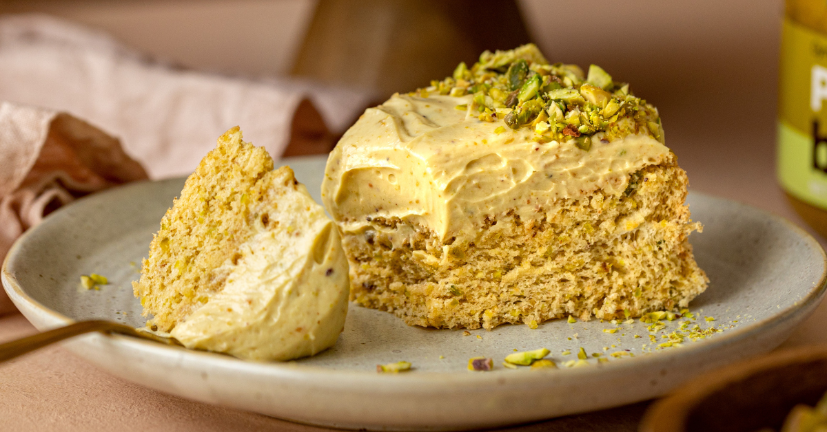 Fitness Recipe: Fluffy Pistachio Cake with a Smooth Cream