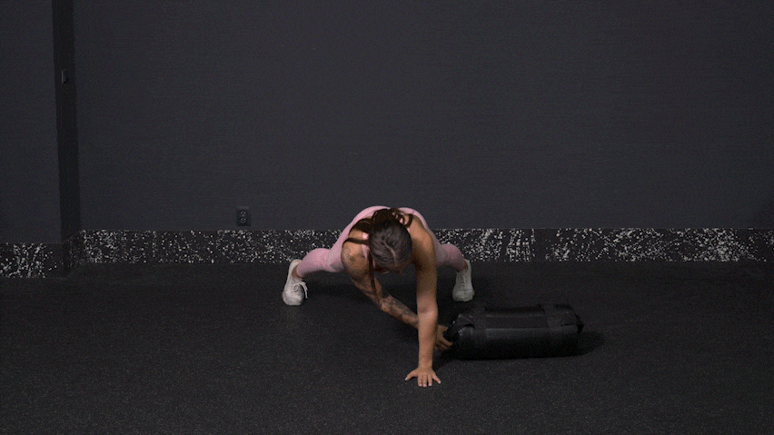 Jak cvičit plank s powerbagem?
