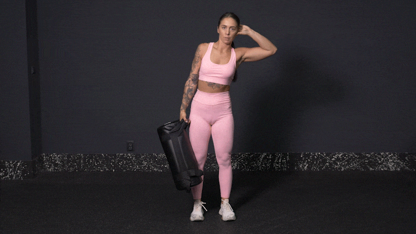 Jak cvičit úklony do strany s powerbagem?