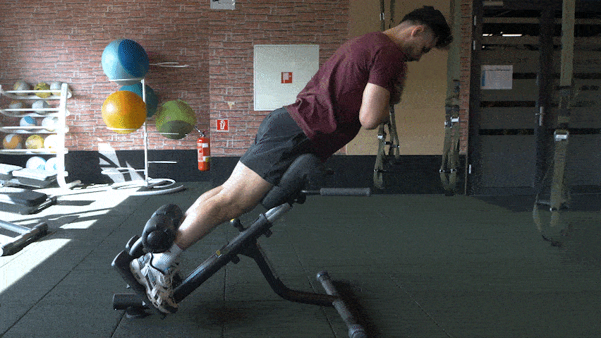 How to perform the hyperextension exercise?