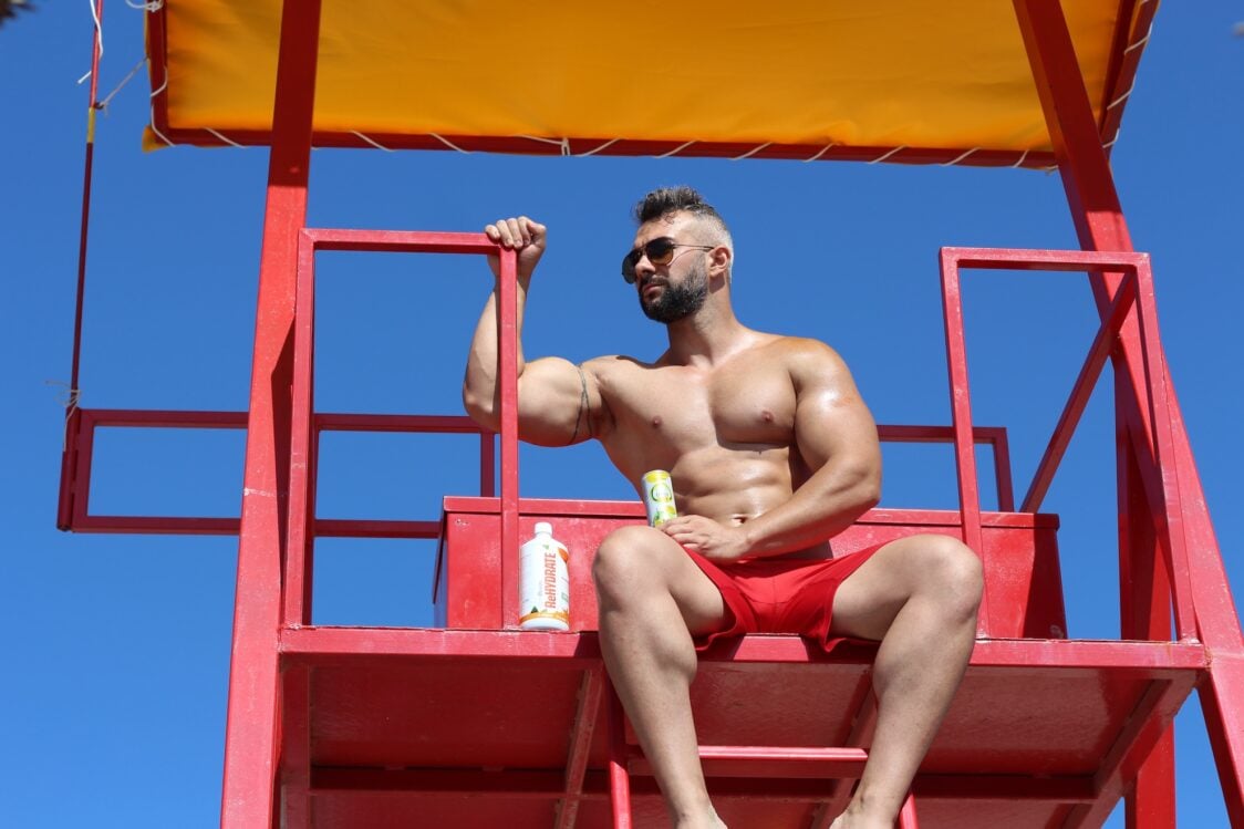 Ion supply drinks can replenish electrolytes and take care of optimal hydration as well as provide energy. 