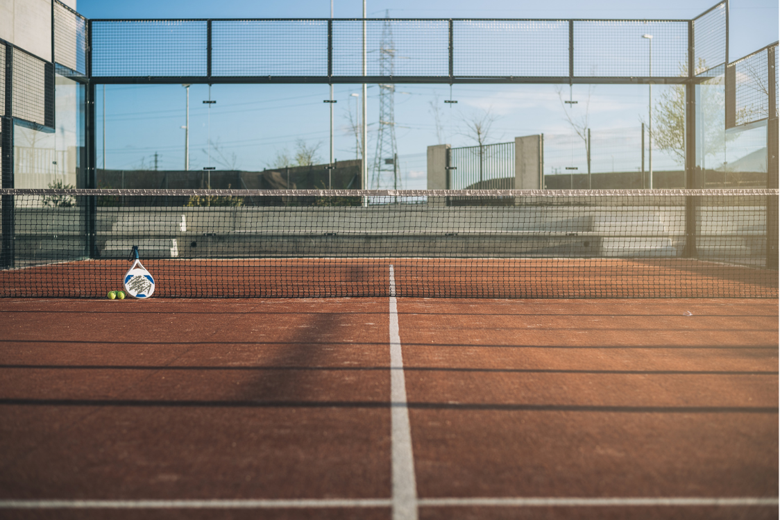 Fenomen padla: Dlaczego ten sport podbił świat i jak zacząć?