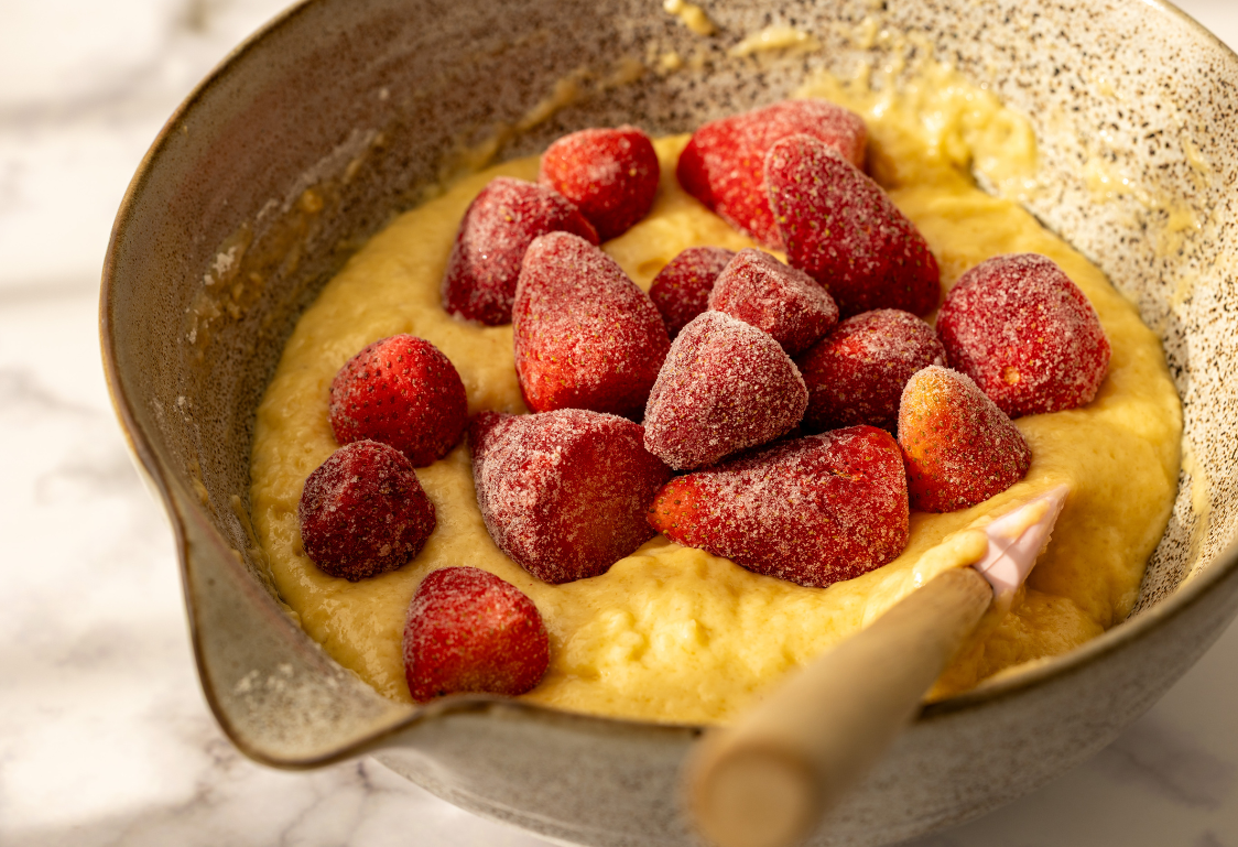 Chec cu căpșuni și chefir - Prepararea aluatului