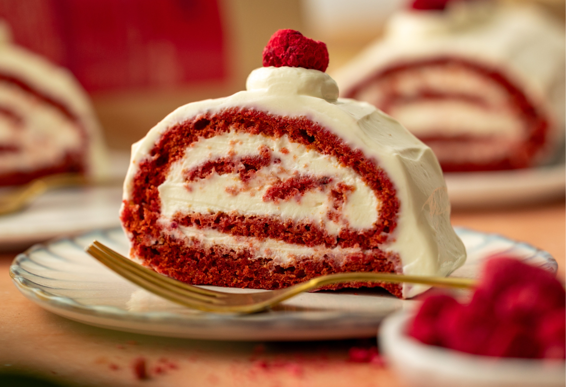 Rolada Red Velvet z nadzieniem z kremu twarogowego
