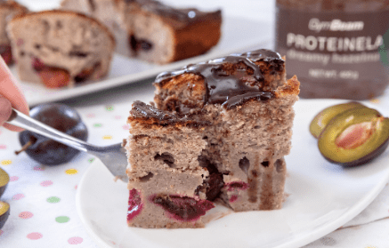 Web - Hrnčekový slivkový koláč na raňajky