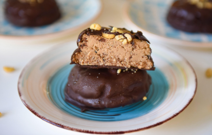 Fitness recept - nepečené sušenky s arašídovým krémem a čokoládou