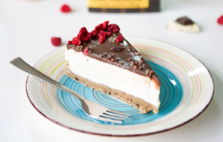 Фітнес-рецепт: Кокосовий торт без випічки з шоколадним ганашем