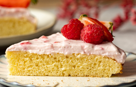 Fitness Recipe: Soft Cake with Strawberry Cream, Which Has Only 91 kcal