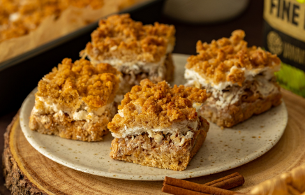 Fitness Recipe: Apple Crumble Slice