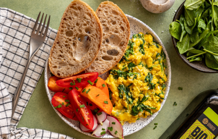 Fitness Recipe: Spinach & Eggs Scramble