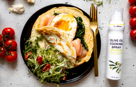 Fitness Recipe: Savoury Protein Crêpes Filled with Spinach, Salmon, and a Sunny-Side-Up Egg