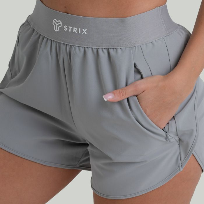 Women‘s ZOA Shorts Smoke - STRIX S