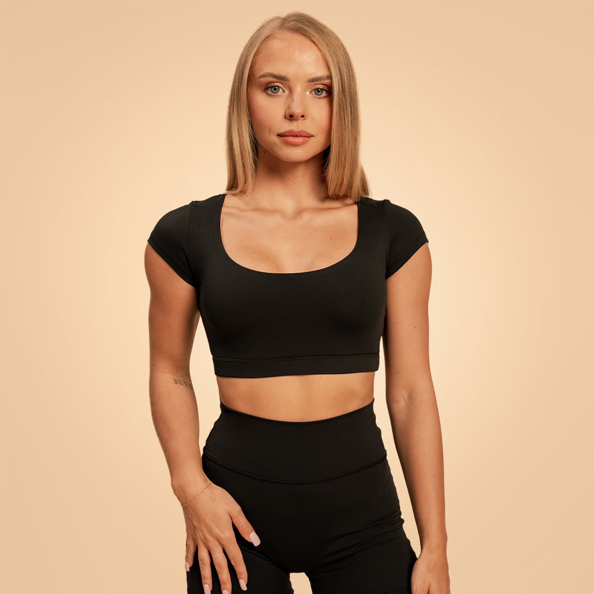 Women‘s Sense Cropped T-Shirt Black - BeastPink