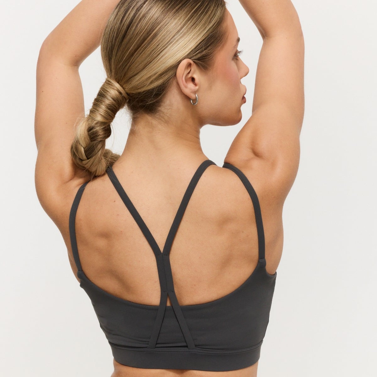 BEAT Sports Bra Charcoal - GymBeam