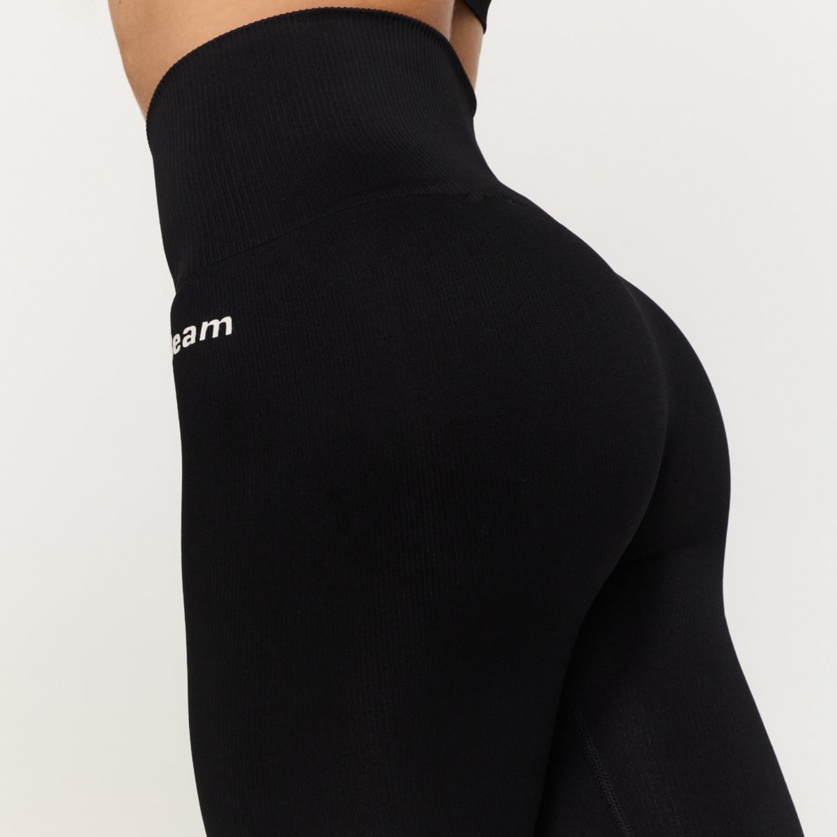 Women‘s GymBabe Leggings Black - GymBeam