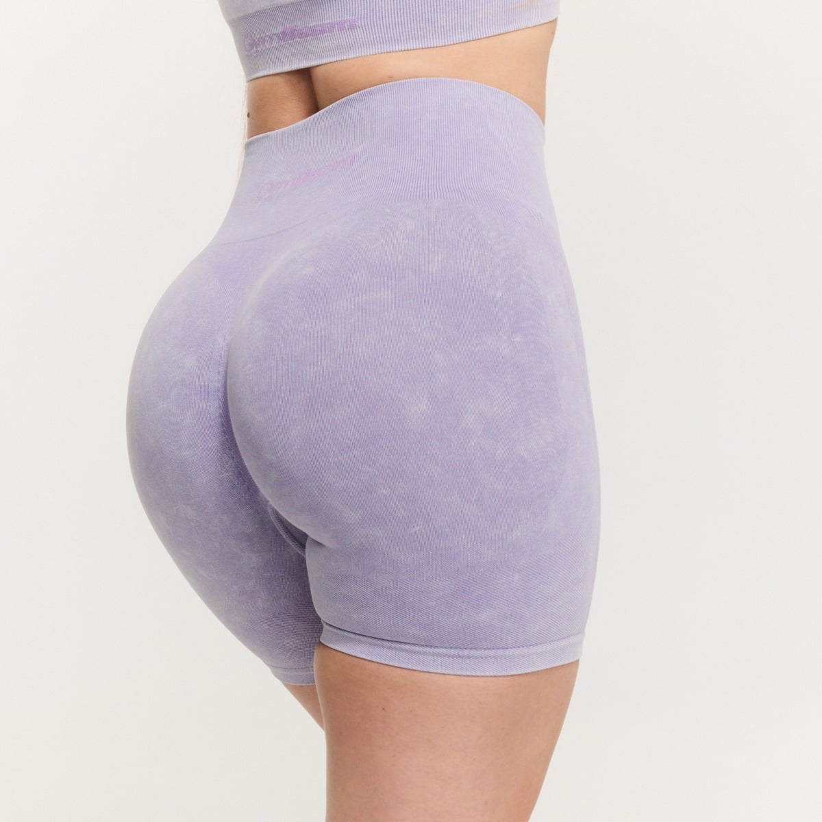 Women‘s Lift Seamless Shorts Violet - GymBeam