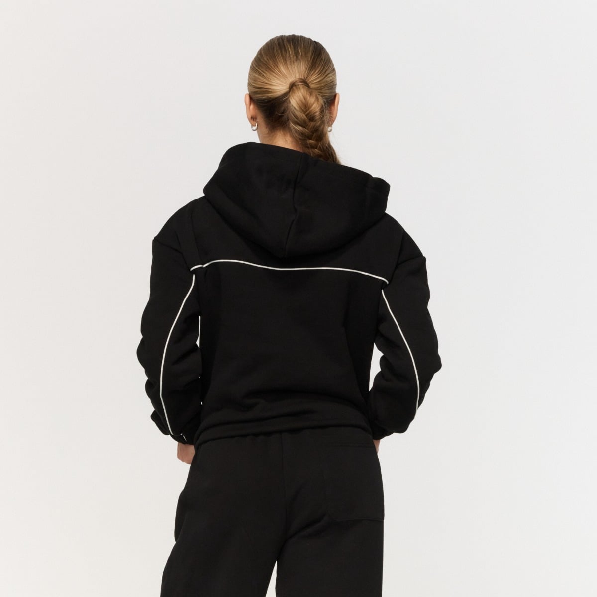 Women‘s Varsity Hoodie Black - GymBeam