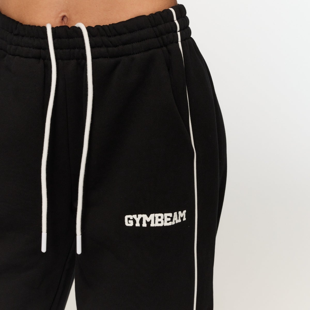 Women‘s Varsity Sweatpants Black - GymBeam