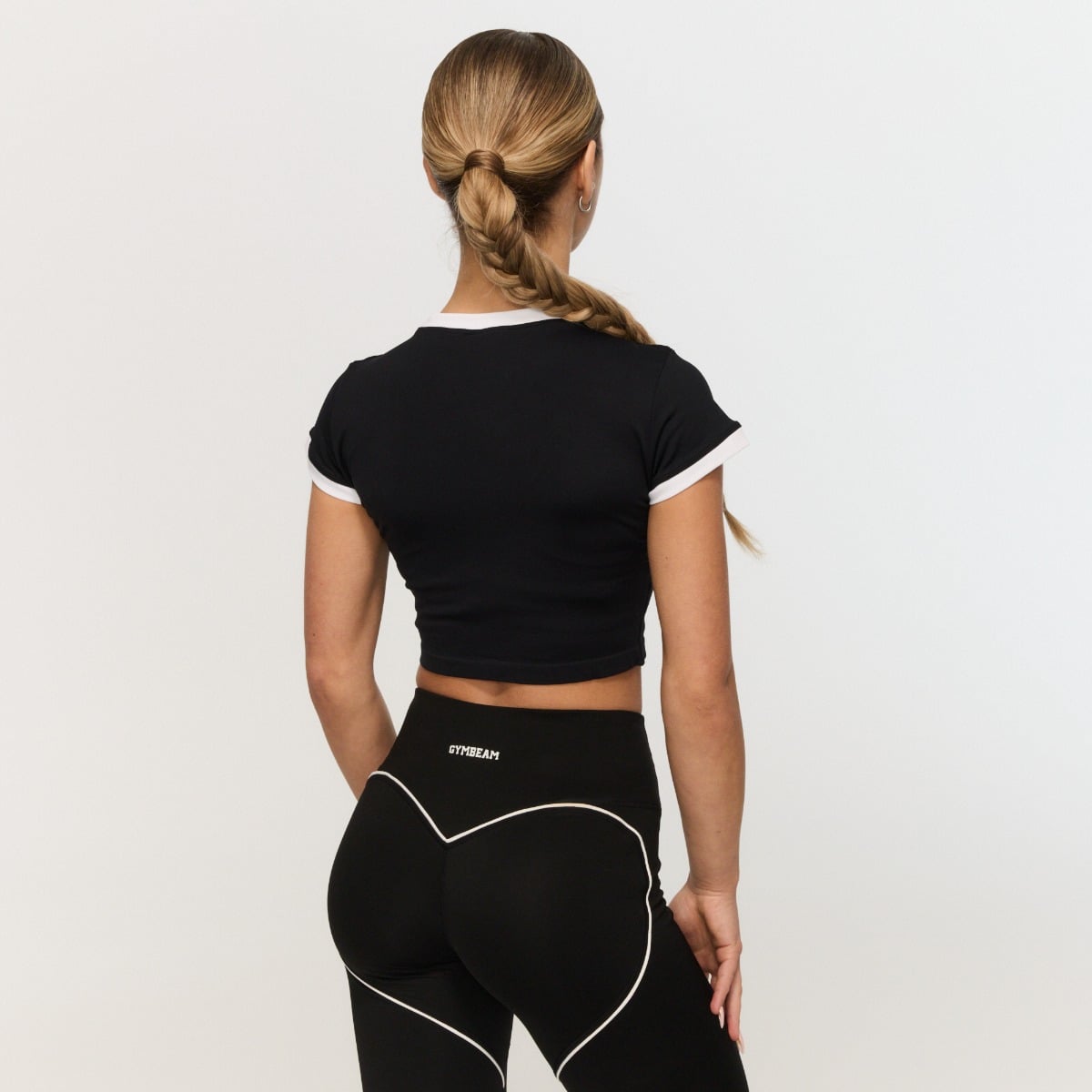 Women‘s Varsity T-Shirt Black - GymBeam