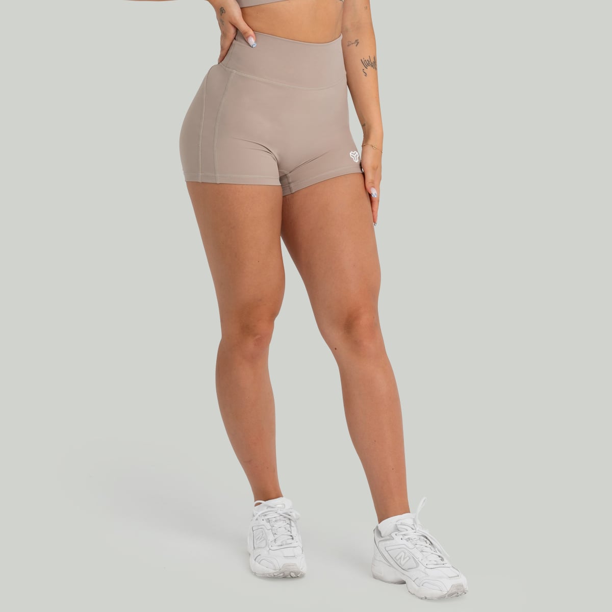 Women‘s Shorts Taupe - STRIX