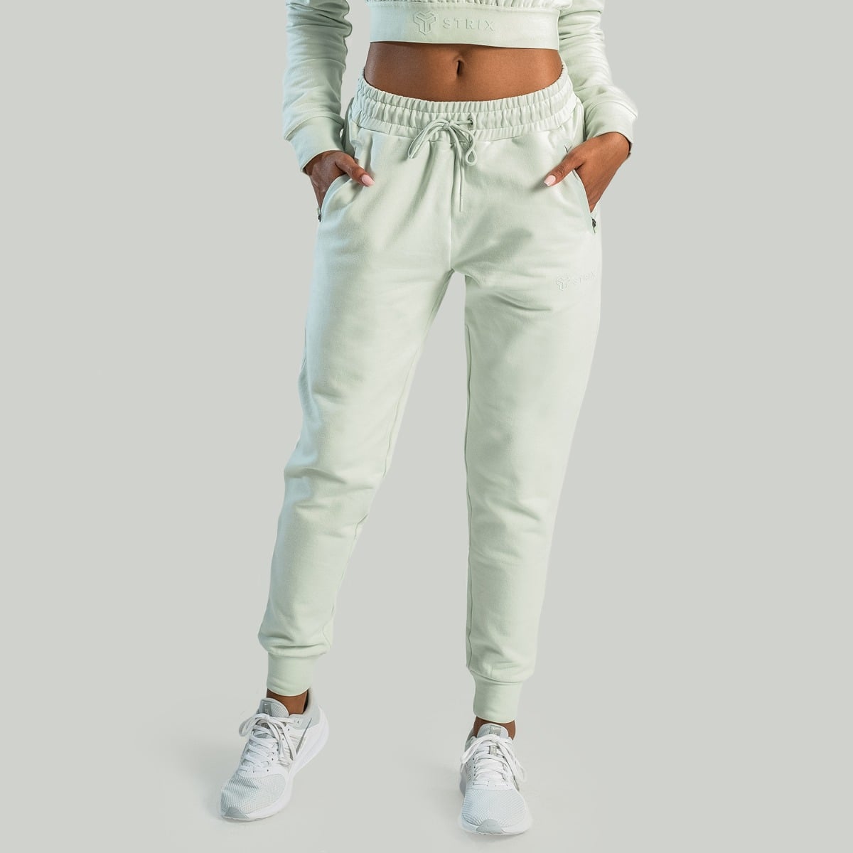 Women‘s Essential Joggers Moon Grey - STRIX