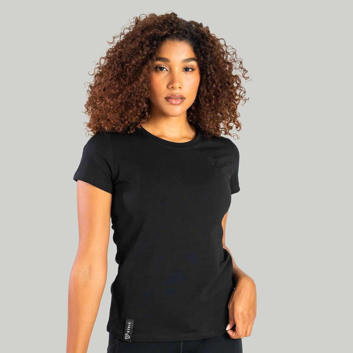 Women‘s Essential Tee Black - STRIX